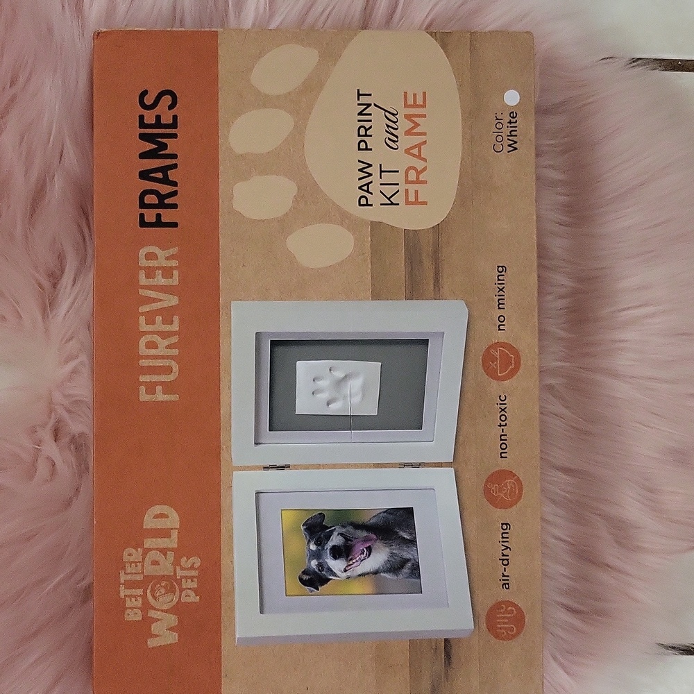SALE!! Brand New BETTER WORLD PETS Paw Print Kit & Frame